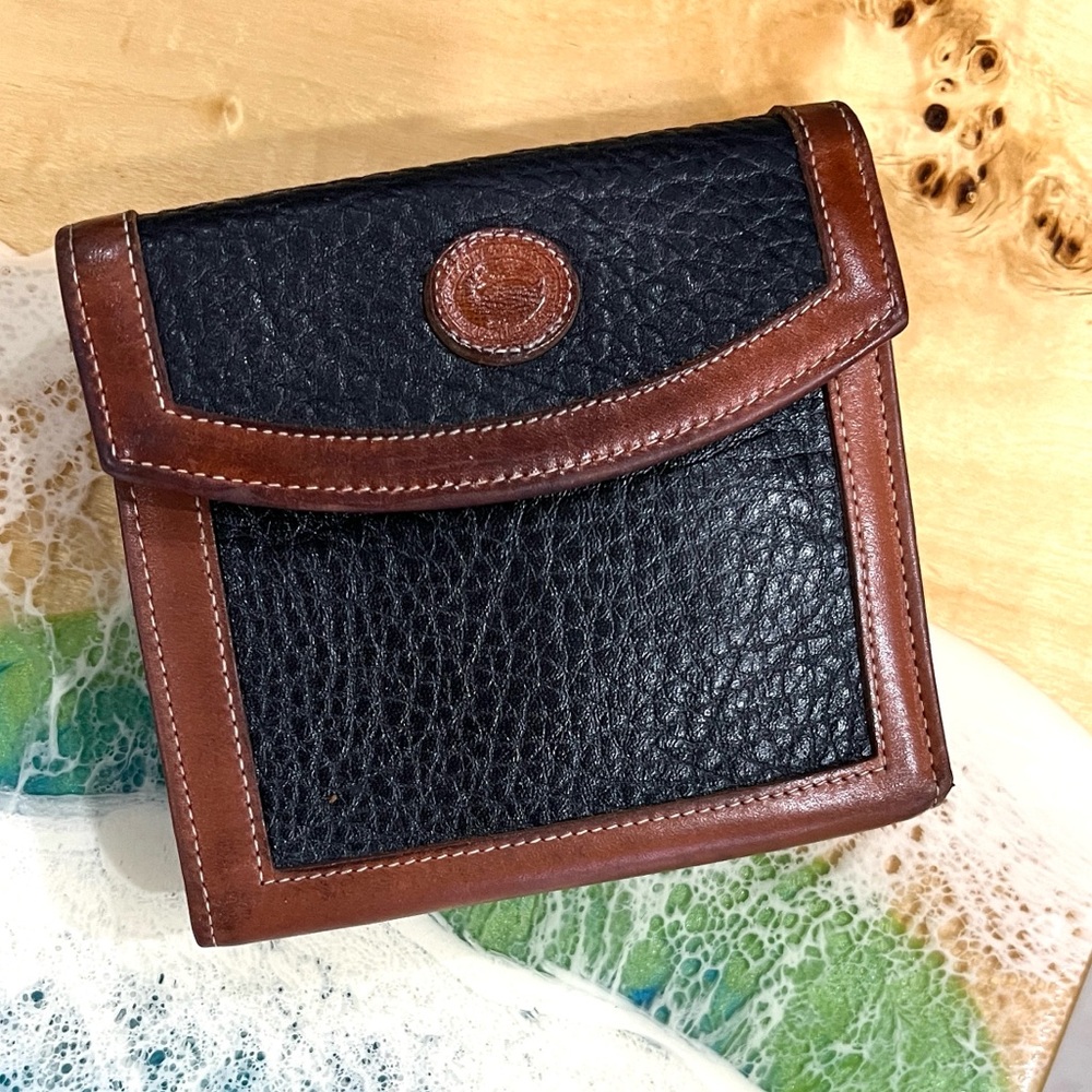 🦆 DOONEY & BOURKE AWL TRIFOLD BLACK AND TAN LEATHER KISSLOCK POUCH COIN BAG